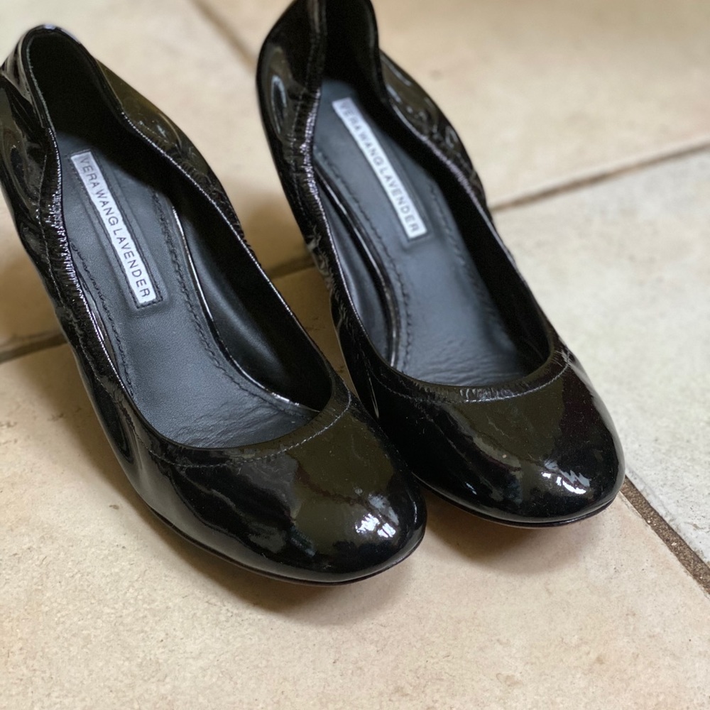 Vera Wang lavander wedge